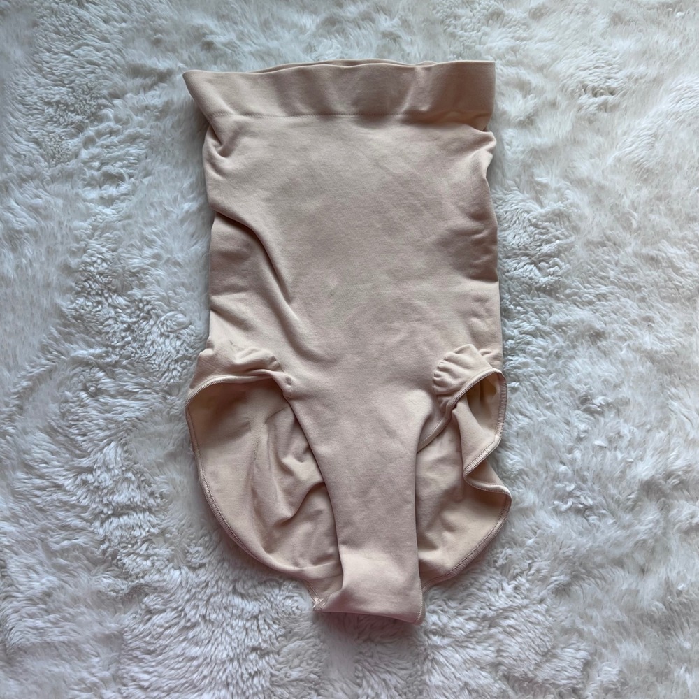 SKIMS Core Control Brief High Waisted Shapewear Sand Beige Small RN158973 NWOT